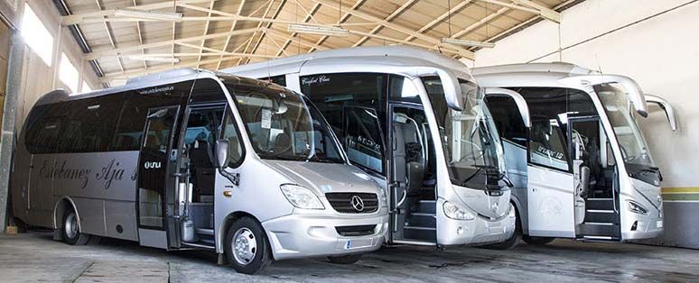 Autocares Estébanez Aja buses estacionados